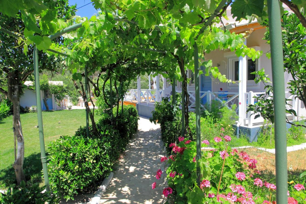 Blue Sky Cottage, Kanouli Beach Halikounas Exterior foto